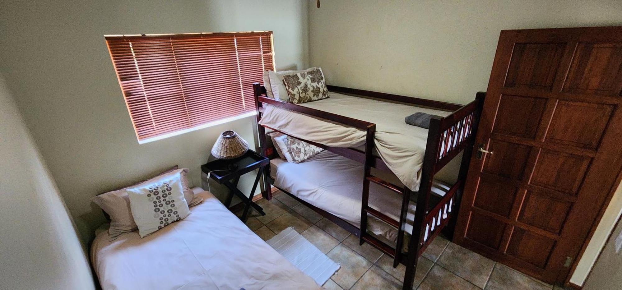 Da Gama Lake Cottages - Coral Tree And Cormorant Cottages White River Habitación foto